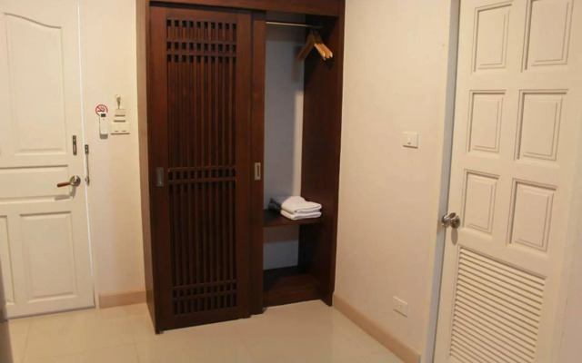 Pornkasem House