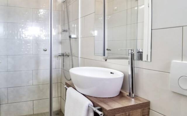 Boutique Rooms - With Pool - 7 - R301