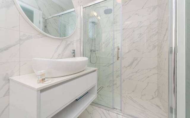 Apartments & Rooms Pool Villas Maris