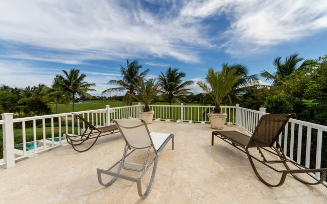 Luxury 2-level villa in Punta Cana