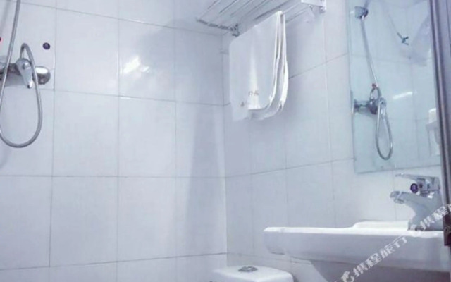 Longfashun Boutique Hotel (Shibalidian Laojuntang Park)