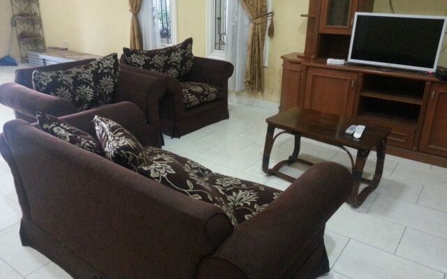 Villa Kota Bunga Cosmos