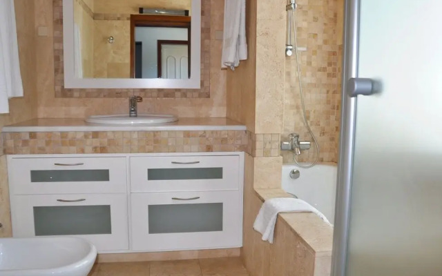 Spacious Villa in Vilamoura With Barbecue