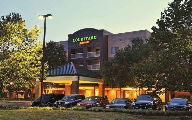 Courtyard by Marriott Edison Woodbridge