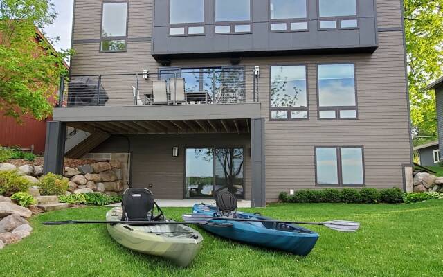 Lakefront Luxury
