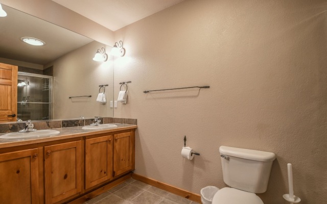 Trappers Crossing 8753