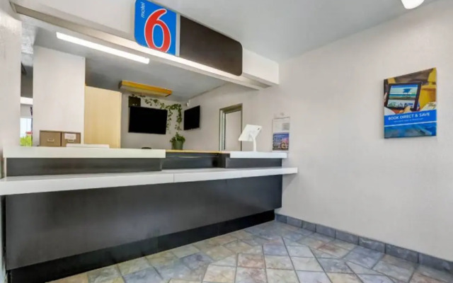 Motel 6 Red Bluff, CA