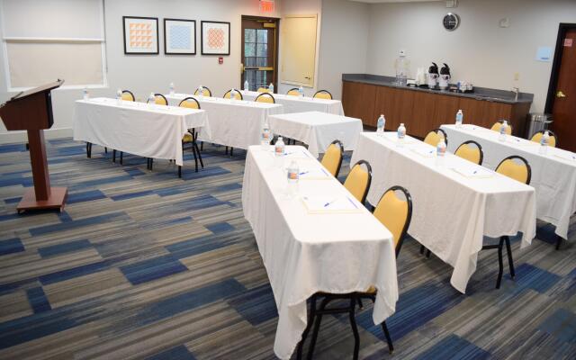 Holiday Inn Express Hotel & Suites West I 10 by IHG
