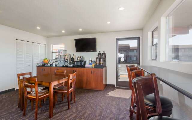 Super 8 by Wyndham Fort Bragg