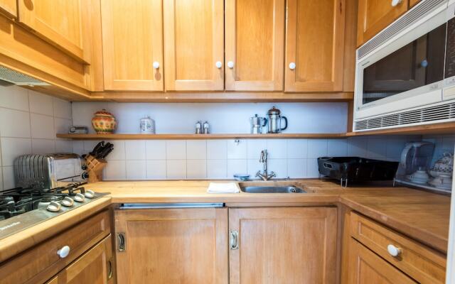 Classic Covent Garden Home by Trafalgar Square