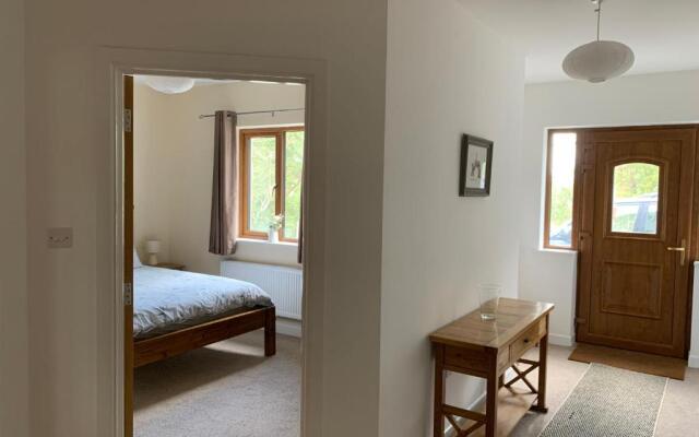 Secluded hilltop hideaway!