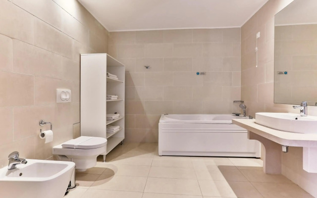 Carine Hotel Delfin