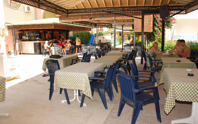 Clover Magic Park Side Otel