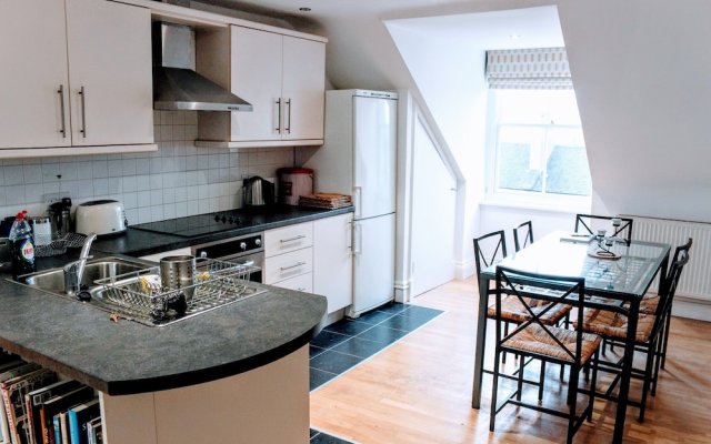 1 Bedroom Penthouse Apartment On Royal Mile