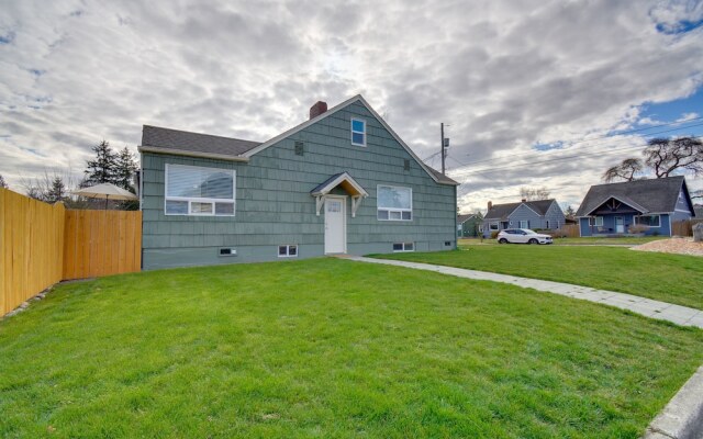 Cozy Tacoma Home: Close to Beaches & Boating!