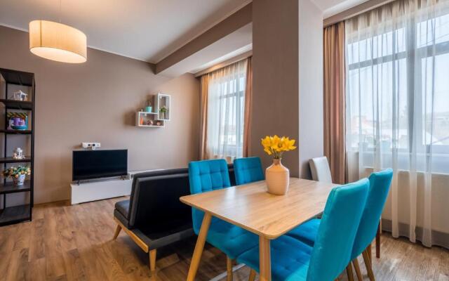 Spacious 76 qm Apartment Near City Center