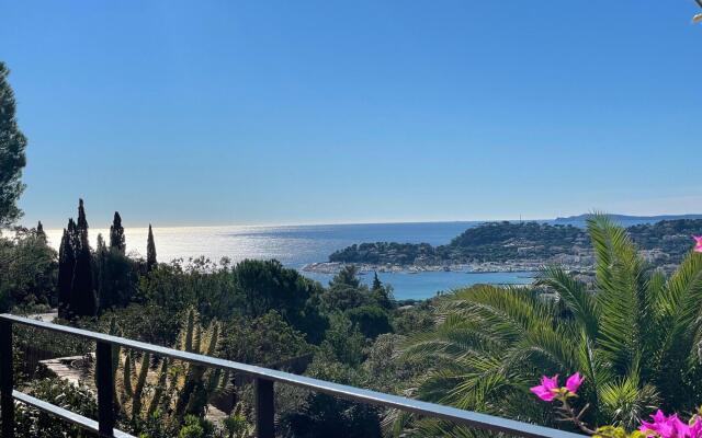 Villa in Cavalaire With Sea View & Pool