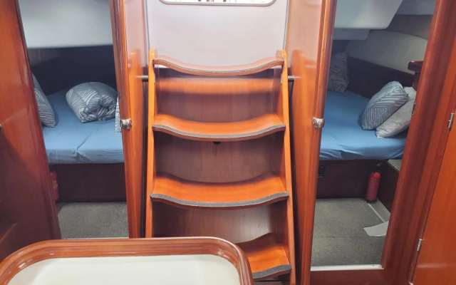 LUXURY YACHT STAY "White Dove" sleeps 6