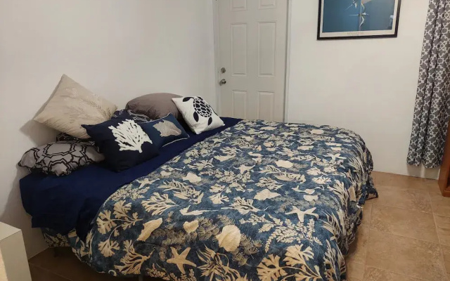 1-bed House Sleeps 2 With Parking
