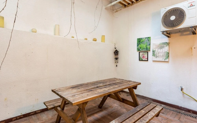 Missafir Excellent Flat With Backyard in Nisantasi