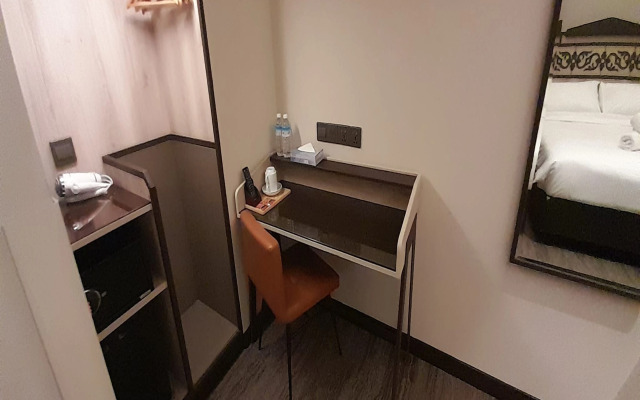 Lion Peak Hotel Hamilton