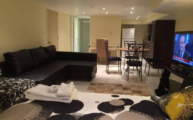 Toronto Garden Inn Bed and Breakfast