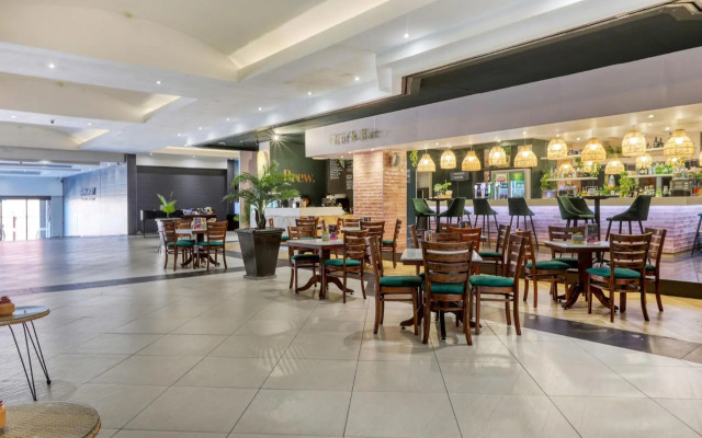 Authentic Cape Town Apartment near the Silo District