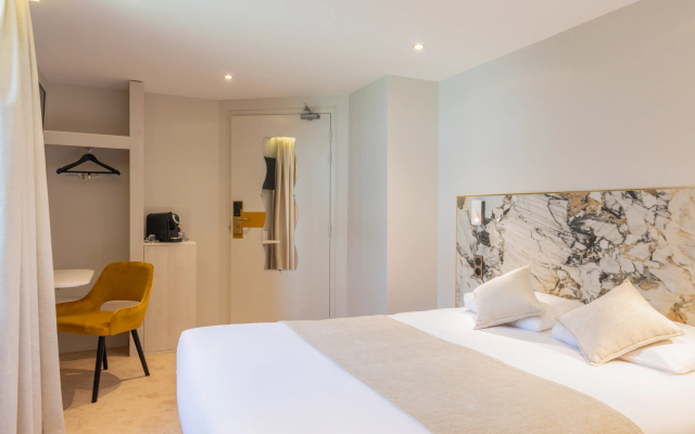 Отель The Originals Boutique, Hôtel Porte de Dieppe