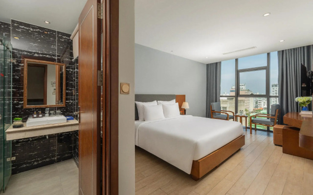 Отель Sana Danang Beach