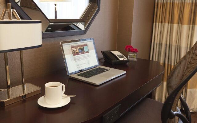 The Plaza Hotel Columbus at Capital Square