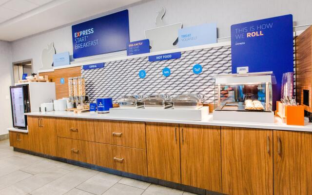Holiday Inn Express & Suites West Edmonton - Mall Area by IHG