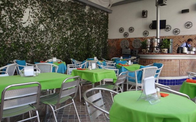 Atlantis Plaza Hotel