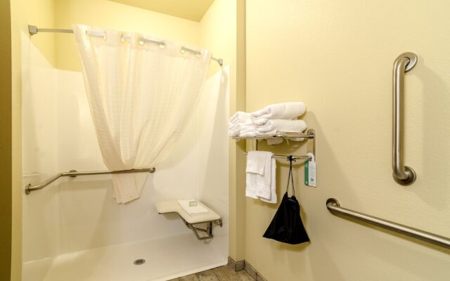 Cobblestone Hotel & Suites - McCook