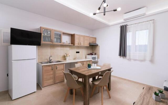 Alcyone Two Bedroom Country House with private pool