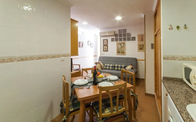 Comtessa in Oliva With 1 Bedrooms and 1 Bathrooms