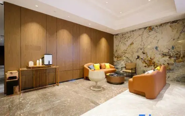 Longyan Yueman Crown  Hotel (Yongding District)