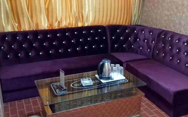 Huayun Business Hotel