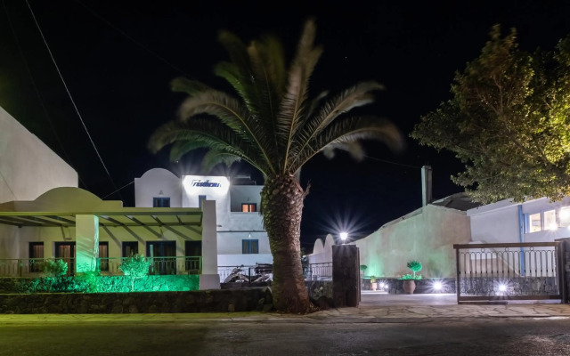 Tristhenia Hotel