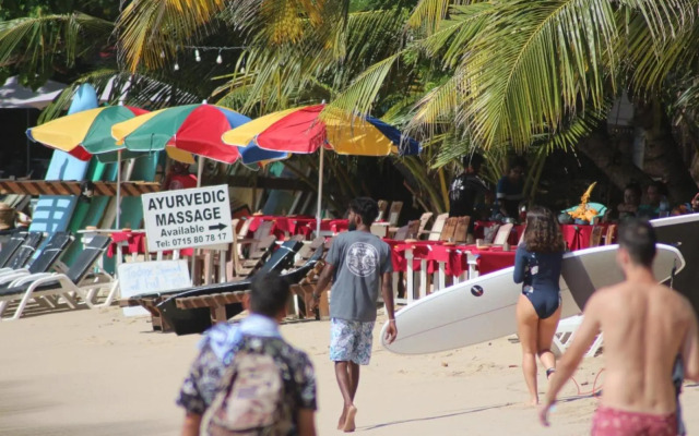 Riko surf House Hiri