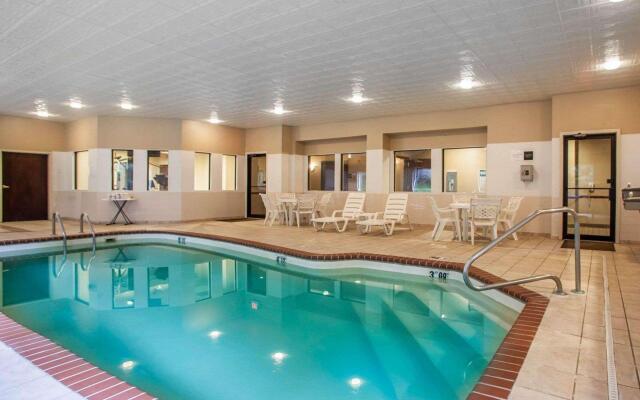 Comfort Inn & Suites St. Louis - O'Fallon