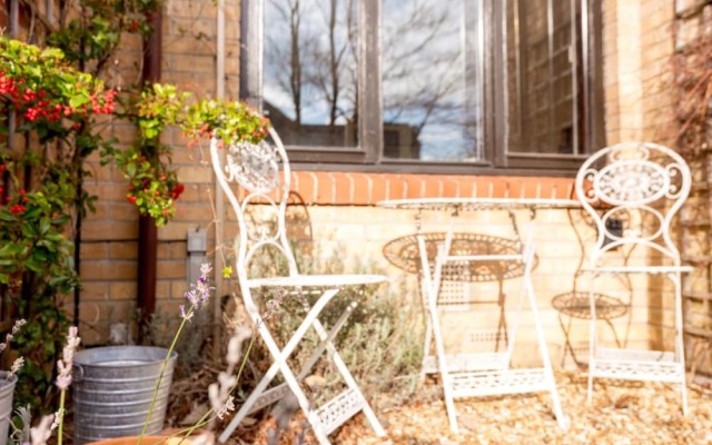 Modern House for 2 in Cambridge