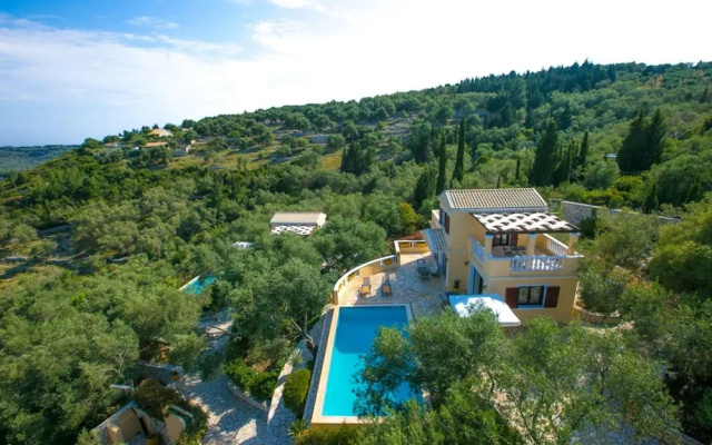 Kalliope Villa - Classic Modern With a Splash of Glam