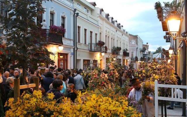 Апартаменты на ул. Цинамдзгвришвили