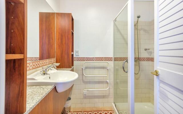 QV Stunning Waterfront Apartment - 378