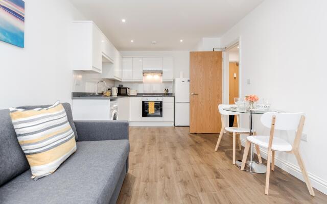 Heliodoor Serviced Apartment Watford