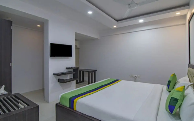 Super OYO Townhouse OAK The Platinum Studio 50