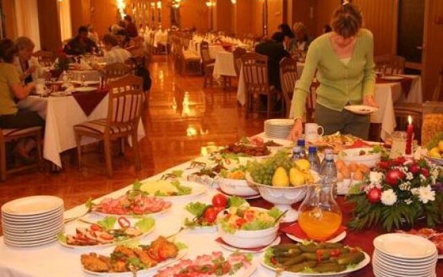 Agape Hotel & Restaurant