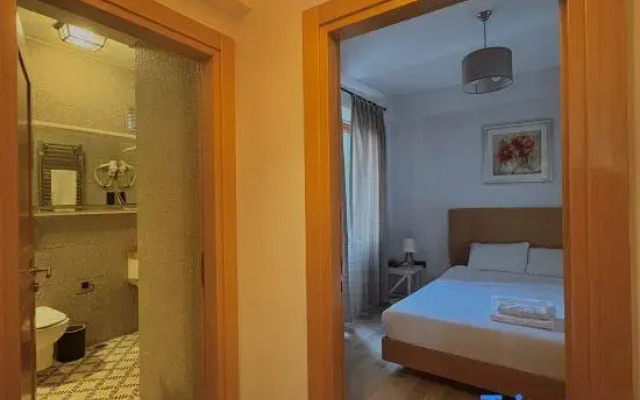 Taksim Square—1BR Deluxe Suite 05
