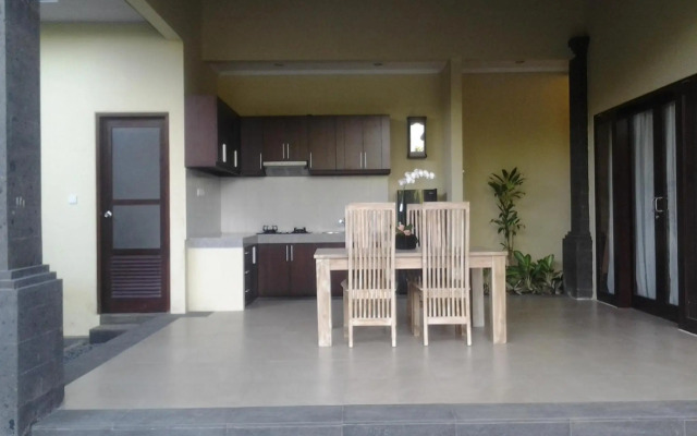 Avisara Villa & Guest House