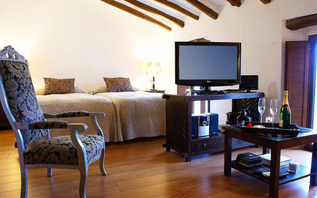 Cases Noves - Adults Only